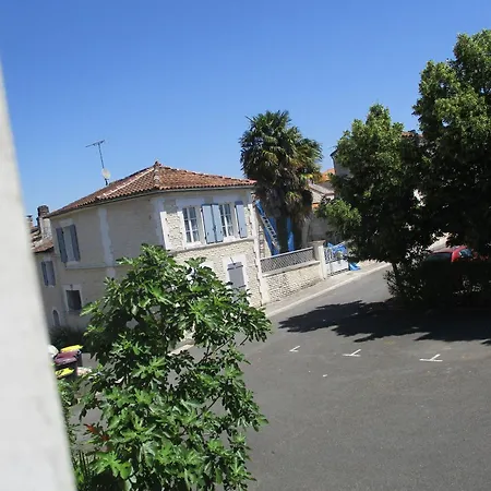 à 10mn Rn10 Et Rn141 ,15mn Angouleme, Cognac, Barbezieux,1h Bordeaux, ! Avec Fibre ! ! *