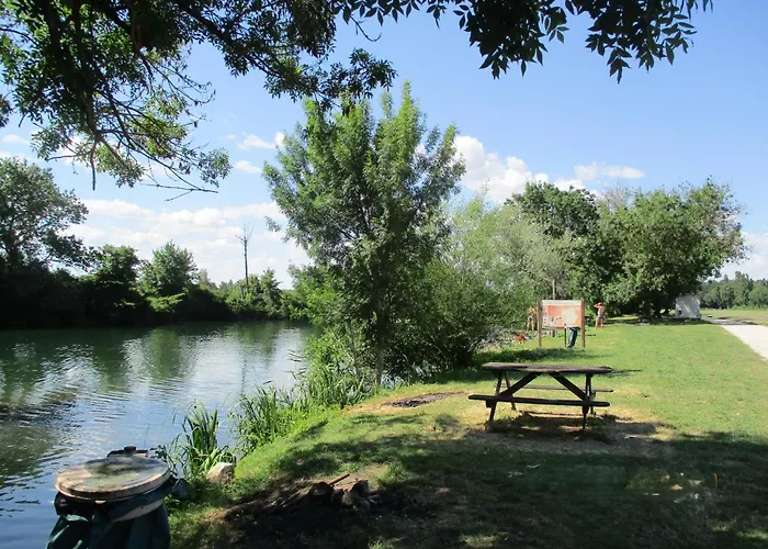 A 10mn Rn10 Et Rn141 ,15mn Angouleme, Cognac, Barbezieux,1h Bordeaux, ! Dom wakacyjny *